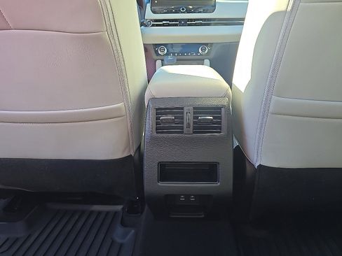 New 2025 Mitsubishi Outlander SE image 27