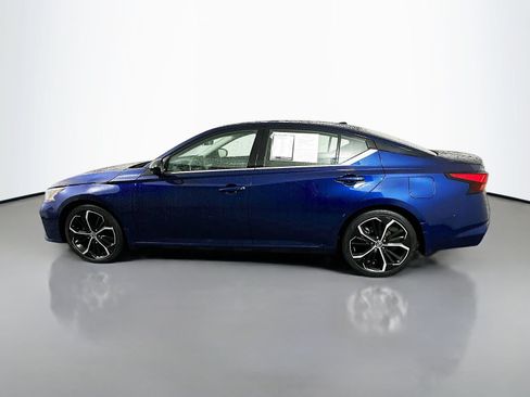 Used 2023 Nissan Altima 2.5 SR w/ SR Premium Package FWD image 4