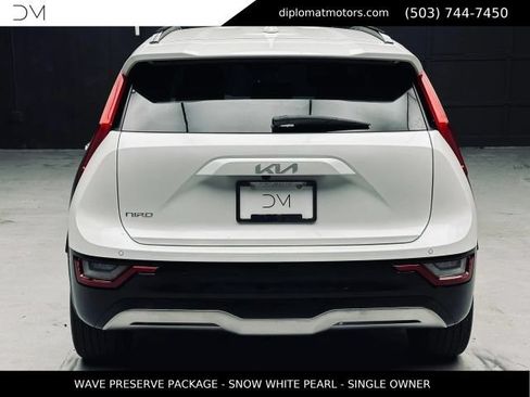 Used 2023 Kia Niro Wave w/ Wave Preserve Package FWD image 6