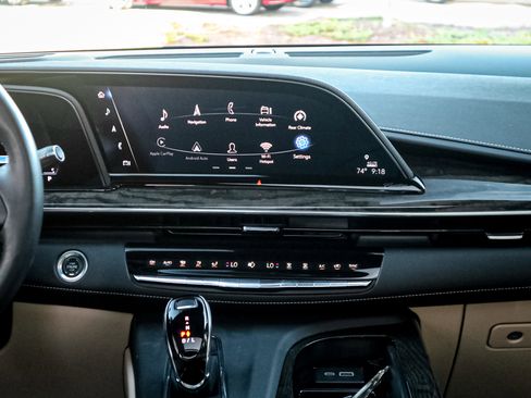 Used 2024 Cadillac Escalade Premium Luxury image 30