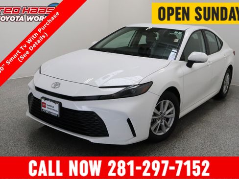 Certified 2025 Toyota Camry LE image 1