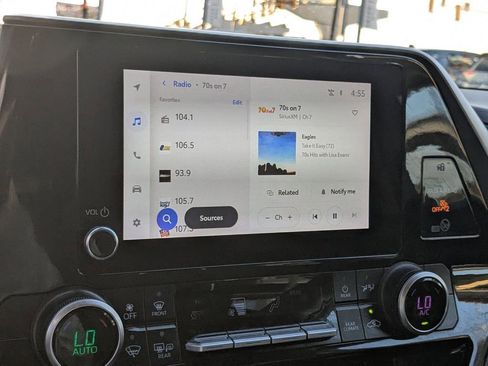 Used 2024 Toyota Highlander LE image 20