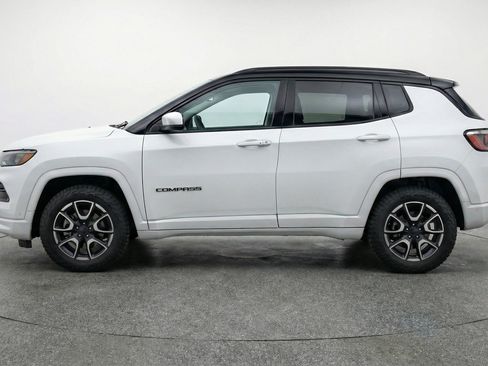 Used 2025 Jeep Compass Trailhawk AWD/4WD image 5