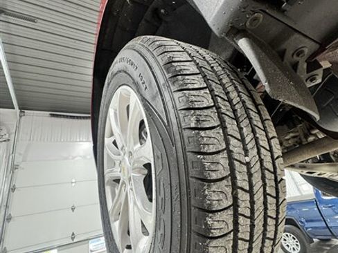 Used 2018 Chevrolet Equinox LT AWD/4WD image 18