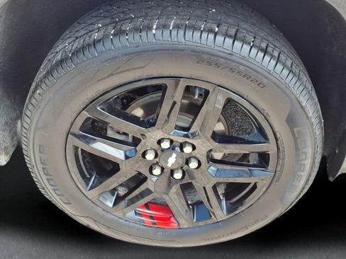 Used 2020 Chevrolet Traverse Premier w/ Redline Edition FWD image 9