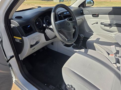 Used 2009 Hyundai Accent GS FWD image 14