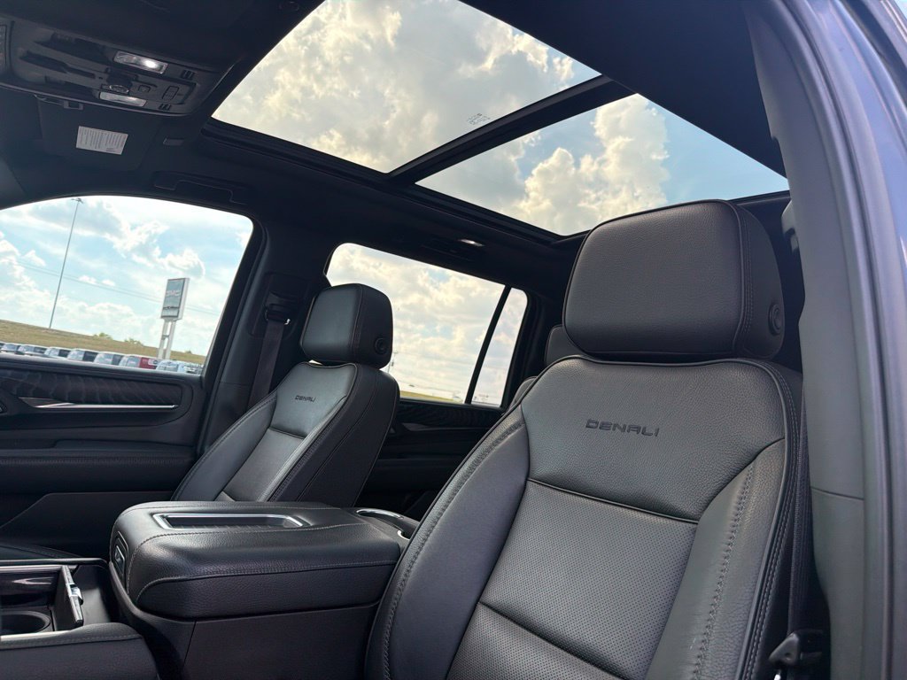Used 2023 GMC Yukon XL Denali w/ Max Trailering Package AWD/4WD image 10