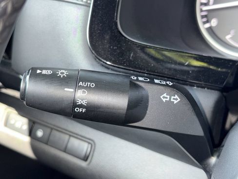 Used 2024 Nissan Pathfinder SV AWD/4WD image 9