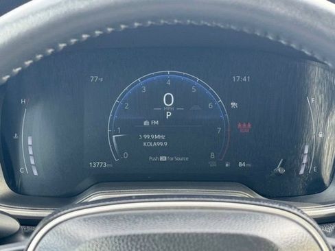 Used 2025 Toyota Corolla Cross XLE w/ Convenience Package FWD image 17