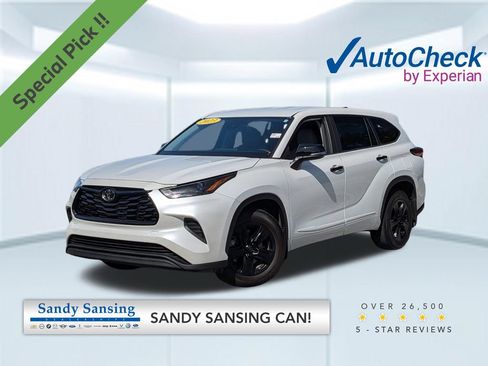 Used 2023 Toyota Highlander L FWD image 1