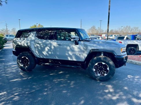 New 2025 GMC Hummer EV 2X w/ Extreme Off-Road Package image 15