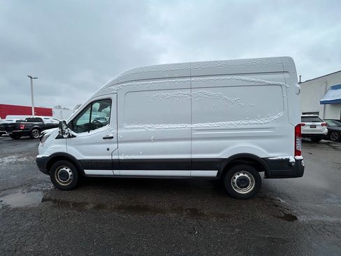 Used 2019 Ford Transit 250 148 High Roof image 8