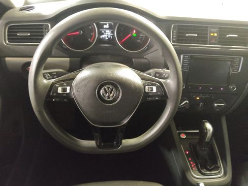 Used 2016 Volkswagen Jetta SE FWD image 22