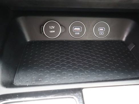 Used 2025 Genesis G70 2.5T RWD image 35