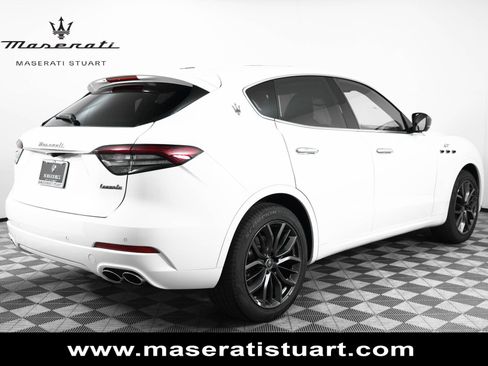 New 2024 Maserati Levante GT Ultima image 9