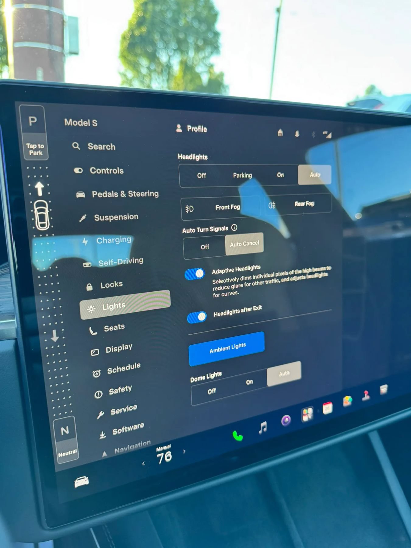 Used 2022 Tesla Model S Standard Range AWD/4WD image 32