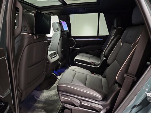 Certified 2025 Cadillac Escalade Premium Luxury image 24