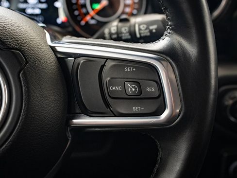 Used 2020 Jeep Wrangler Unlimited Sahara image 26