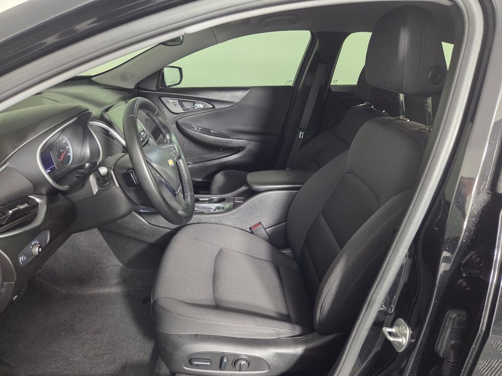 Used 2024 Chevrolet Malibu RS FWD image 8