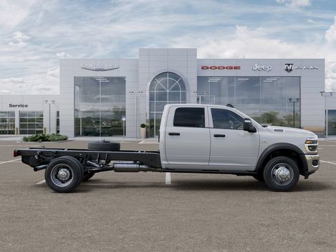 New 2026 RAM 5500 Tradesman w/ Chrome Appearance Group AWD/4WD image 21