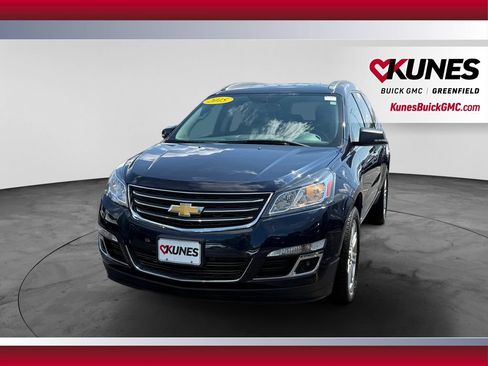 Used 2015 Chevrolet Traverse LT w/ Style and Technology Package FWD image 4