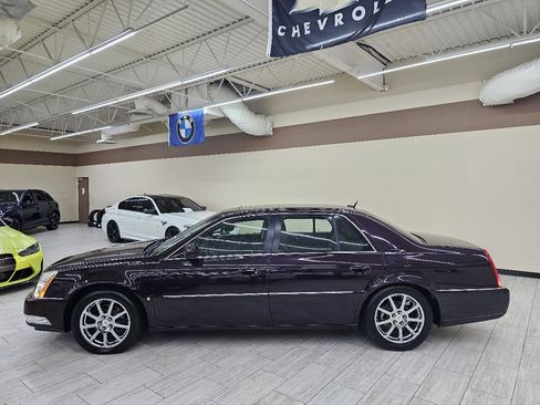 Used 2008 Cadillac DTS Performance image 10