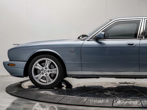 Used 2003 Jaguar XJ8 Fully Serviced image 7