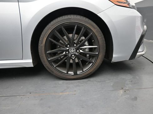 Used 2023 Toyota Camry XSE FWD image 11