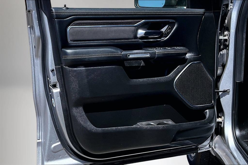 Used 2025 RAM 1500 Laramie AWD/4WD image 21