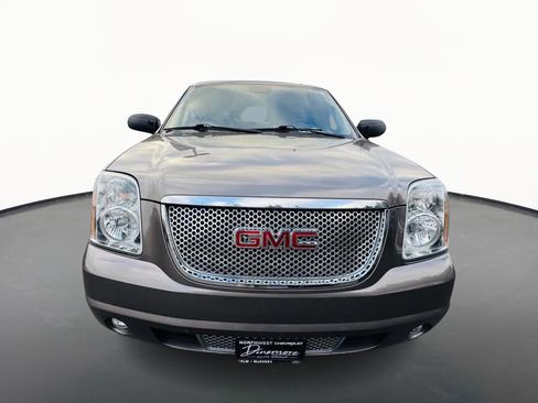 Used 2013 GMC Yukon Denali image 3