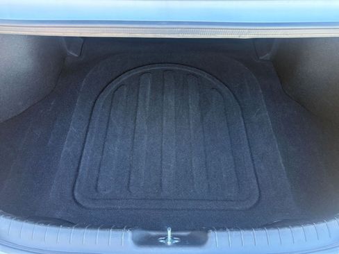 Used 2025 Hyundai Elantra Limited image 33