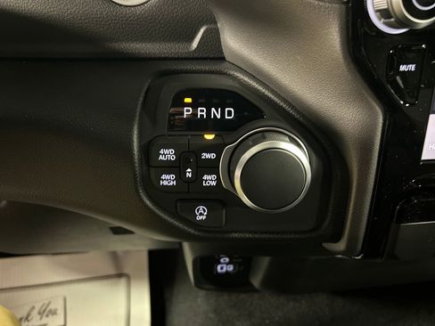 New 2026 RAM 1500 4x4 Crew Cab image 17