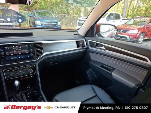 Used 2022 Volkswagen Atlas SE image 13