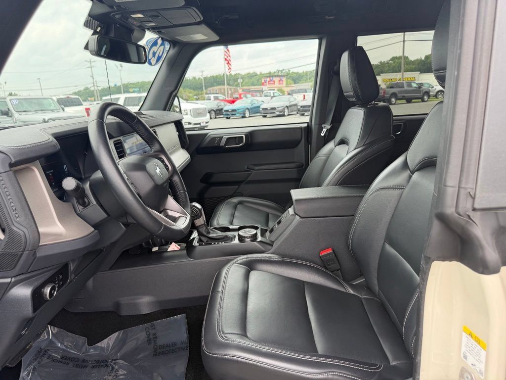 Used 2025 Ford Bronco Outer Banks AWD/4WD image 16