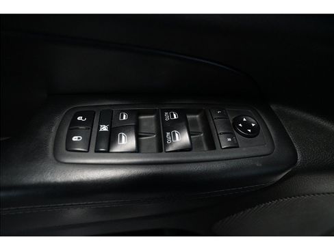 Used 2019 Jeep Grand Cherokee Altitude RWD image 16