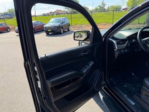 Used 2016 Chevrolet Tahoe LT AWD/4WD image 18