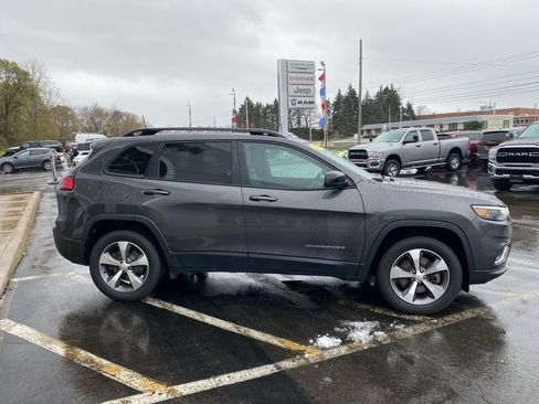 Used 2022 Jeep Cherokee Limited image 6