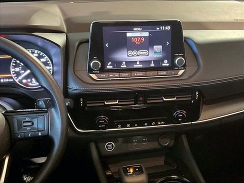 Used 2022 Nissan Rogue SV image 6