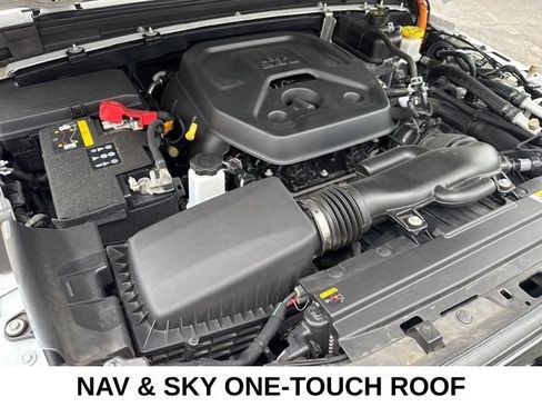 Used 2023 Jeep Wrangler Unlimited w/ Sun & Screen Package AWD/4WD image 32