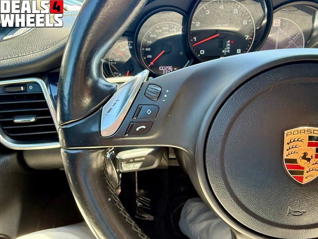Used 2016 Porsche Panamera RWD image 27