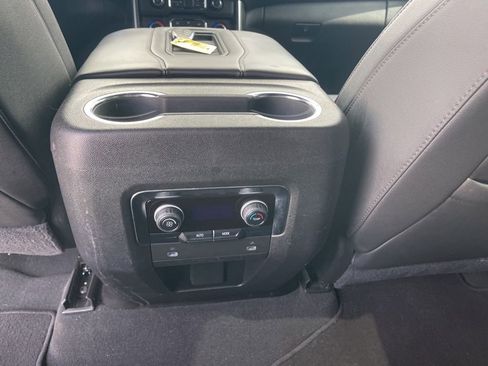 Used 2021 Chevrolet Suburban LT image 10