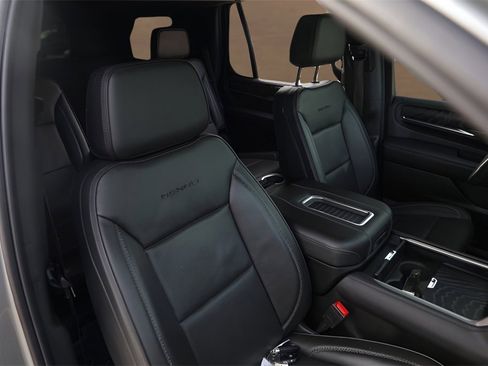 Used 2024 GMC Yukon Denali image 33