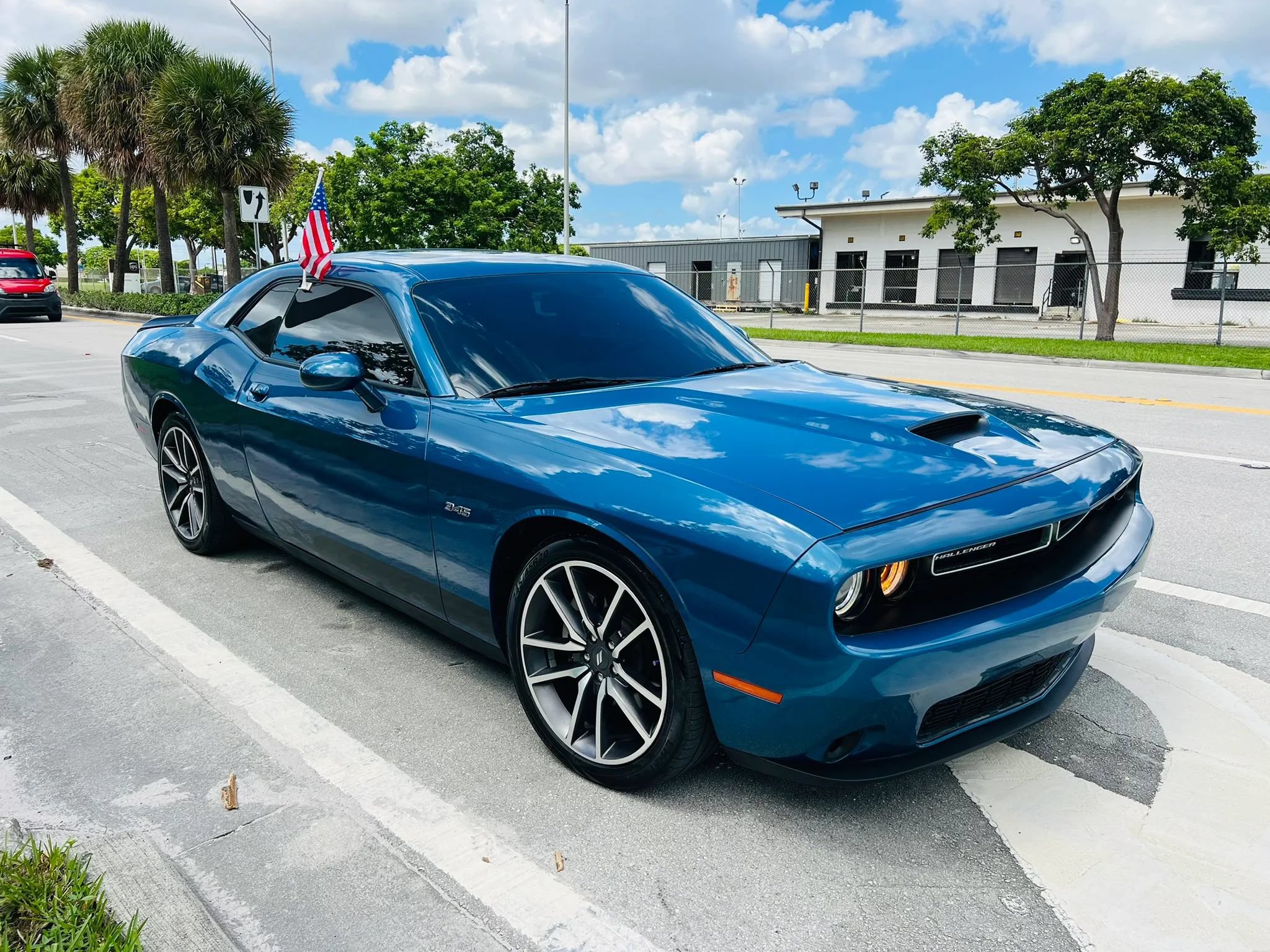 Used 2023 Dodge Challenger R/T RWD image 7