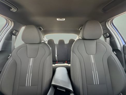 New 2025 Hyundai Elantra SEL image 10
