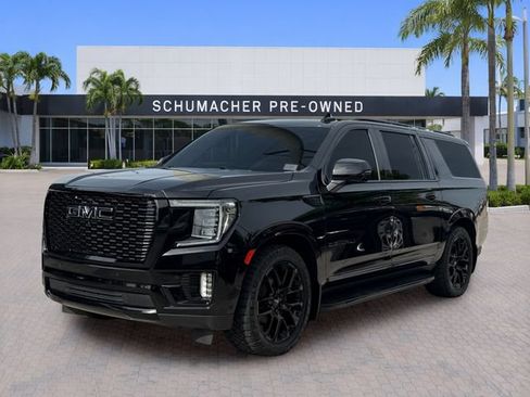 Used 2023 GMC Yukon XL Denali w/ Advanced Technology Package AWD/4WD image 3
