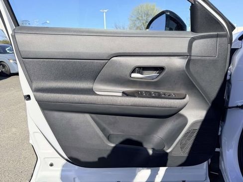 New 2026 Nissan Kicks SV image 12