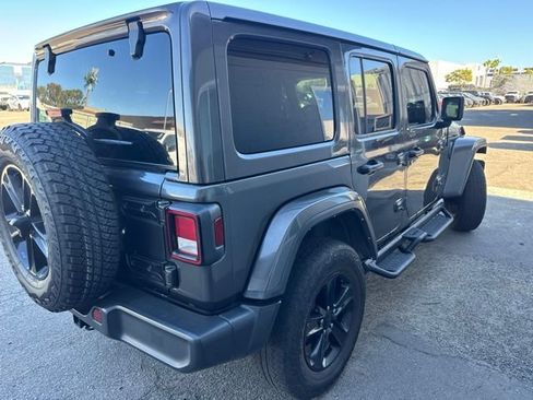 Used 2022 Jeep Wrangler Unlimited Sahara AWD/4WD image 4