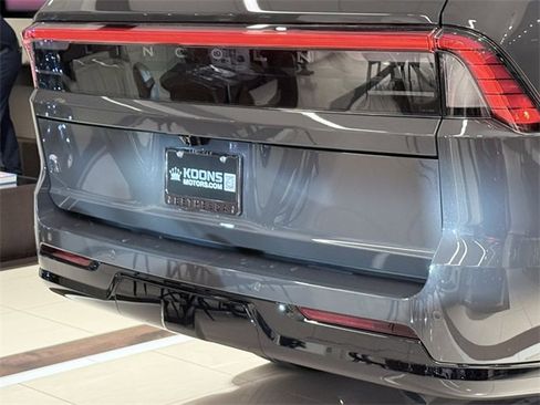 New 2026 Lincoln Navigator L Black Label image 4