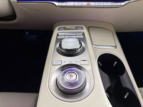 Used 2025 Genesis Electrified GV70 Advanced w/ Prestige Package image 21
