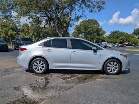 Used 2026 Toyota Corolla LE FWD image 3